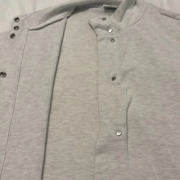 Varley Light Gray Anset wrap jacket SZ XL button closure super soft athleisure - Picture 14 of 16